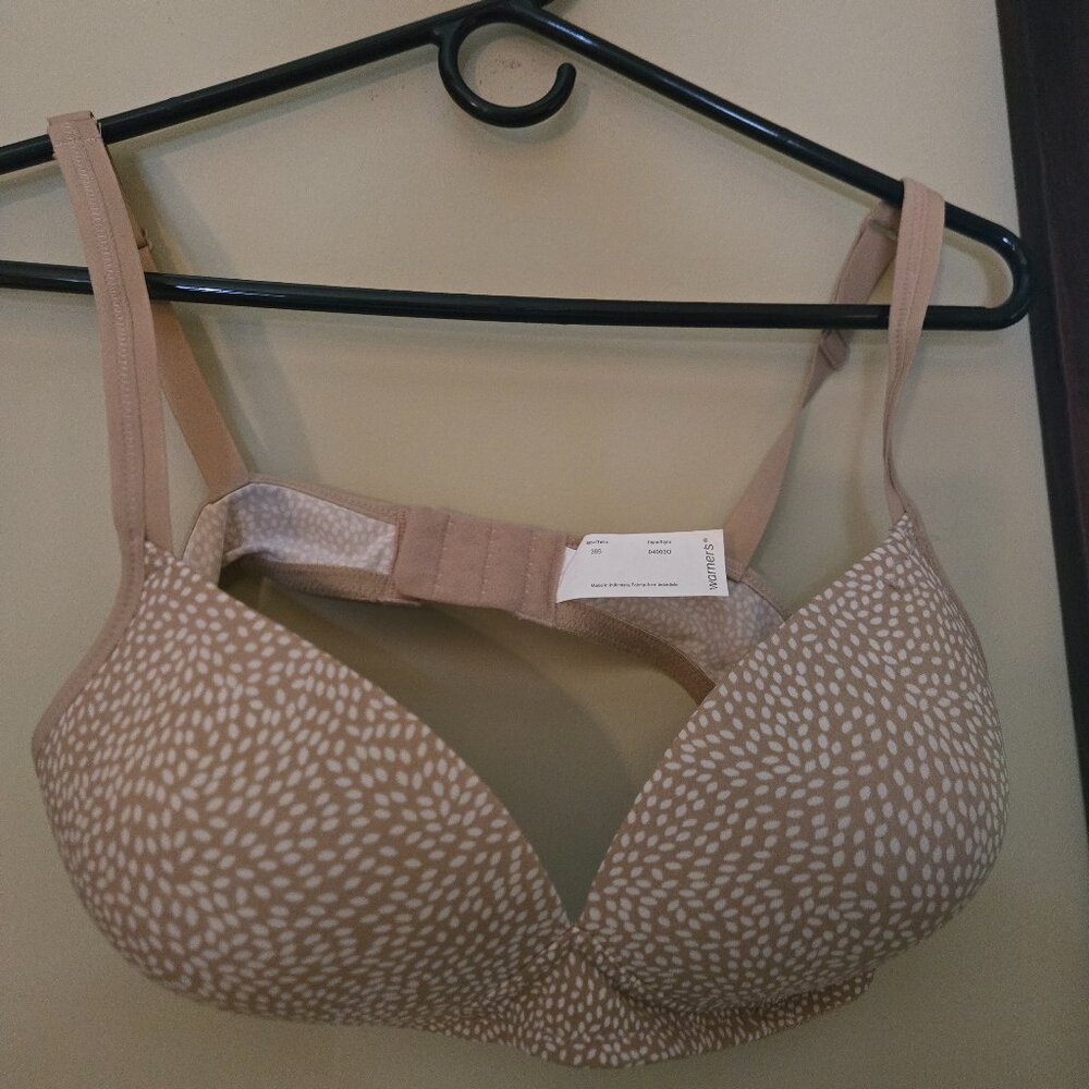 Warner's Size 38B wireless bra